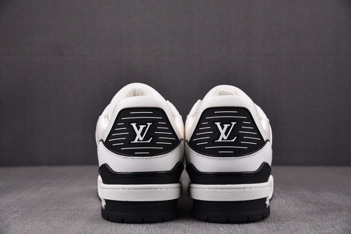 LV SNEAKER LV-000099