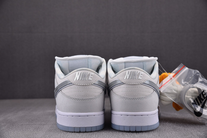 Nike SB Dunk Low White Lobster (Friends and Family) FD8776-100