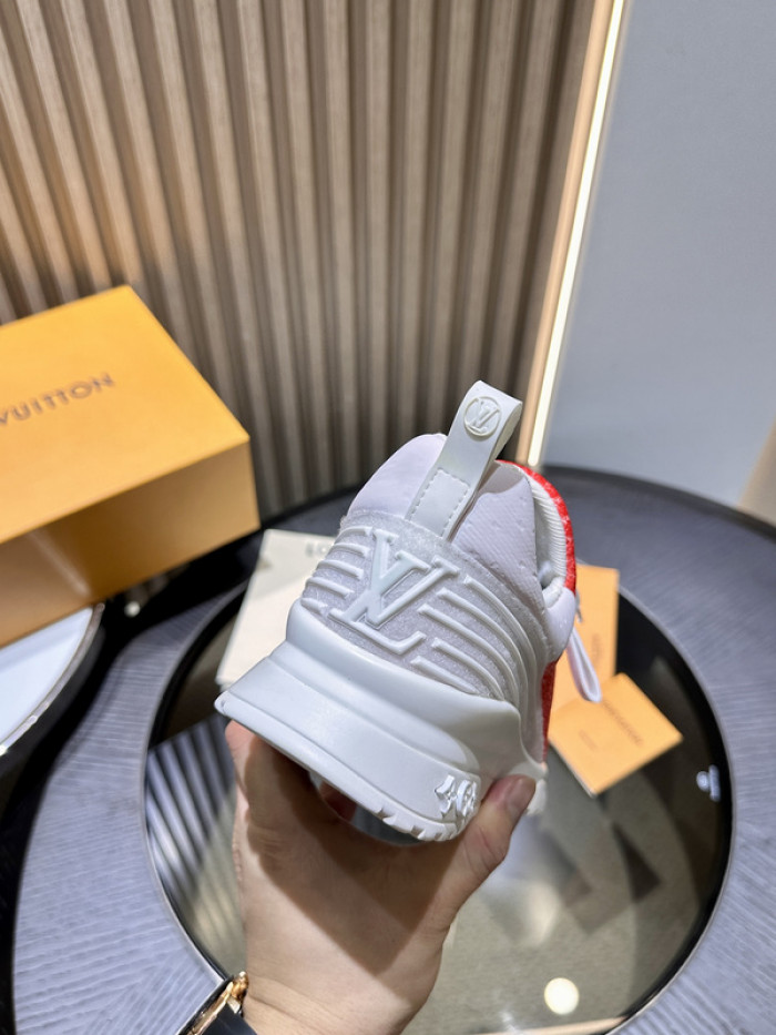 LV SNEAKER LV-000611