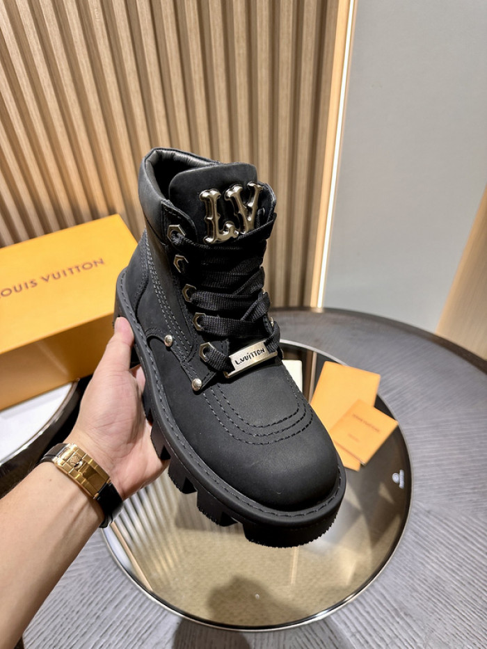 LV BOOTS L000027