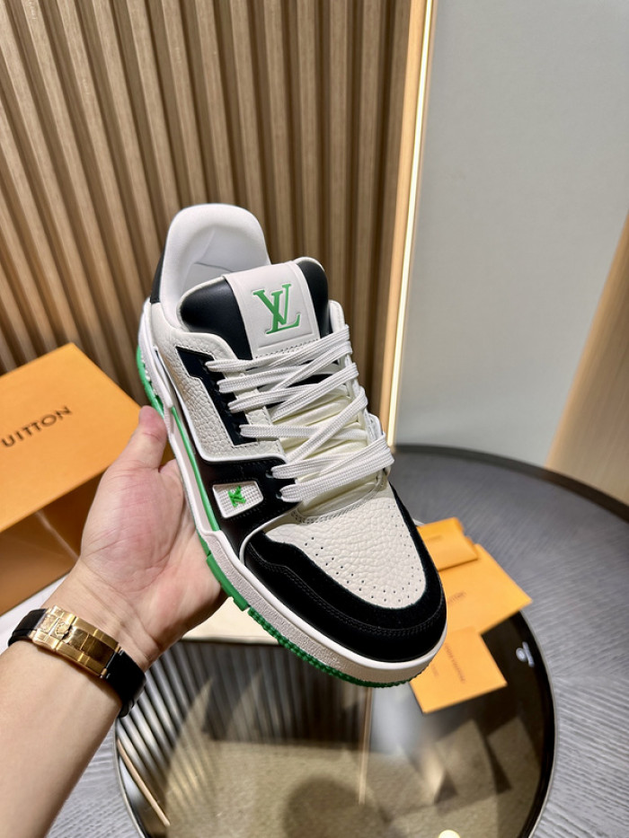 LV TRAINER SNEAKER LV-000563