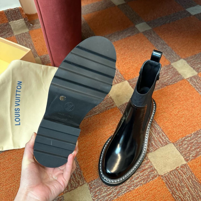 LV BOOTS L000052