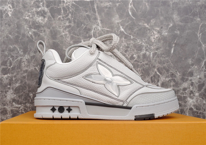 LV SNEAKER LV-000166