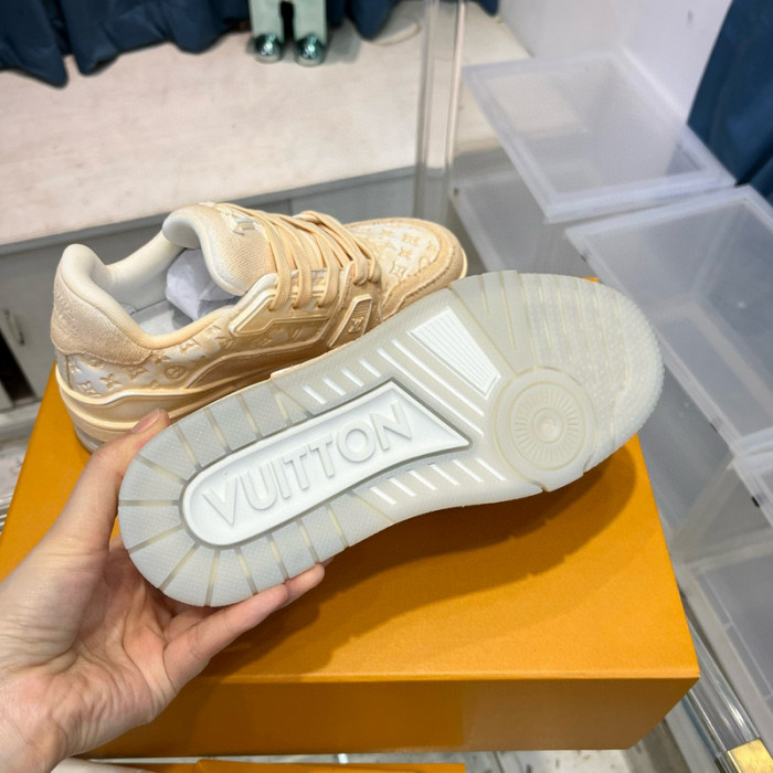 LV SNEAKER LV-000467
