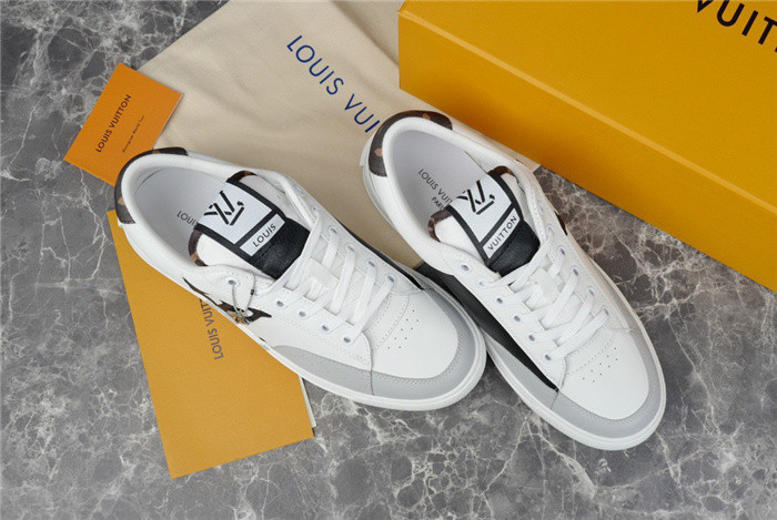 LV SNEAKER LV-000256