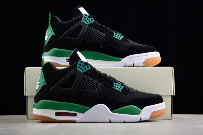 JORDAN 4 RETRO SB