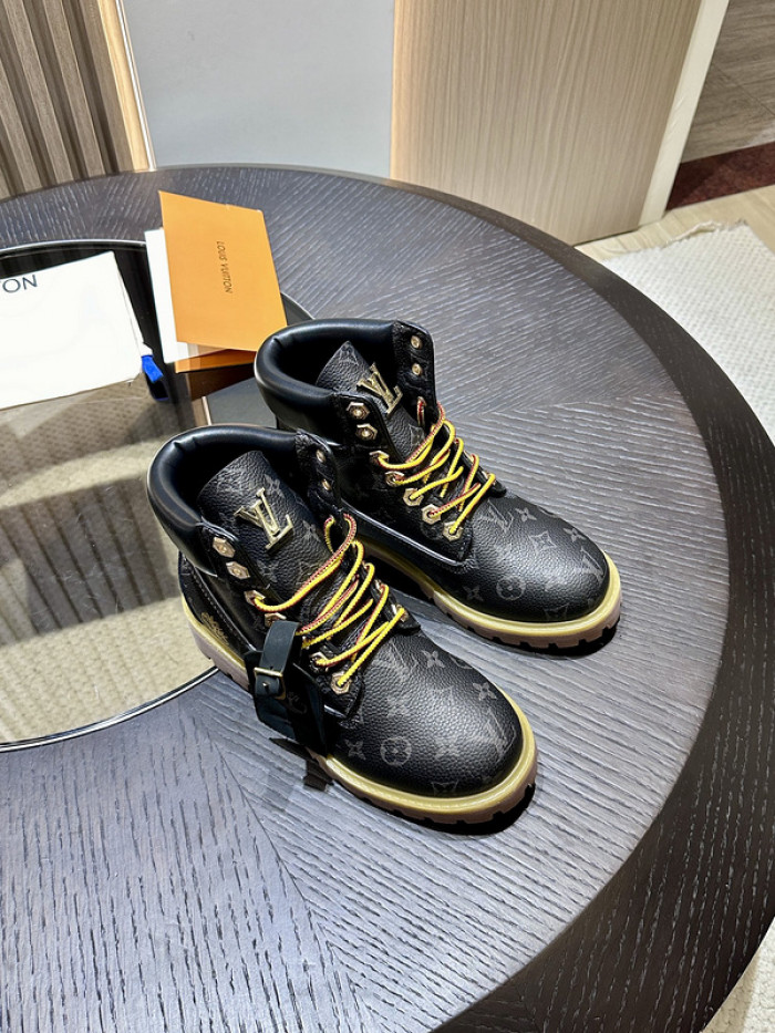 LV BOOTS L000015
