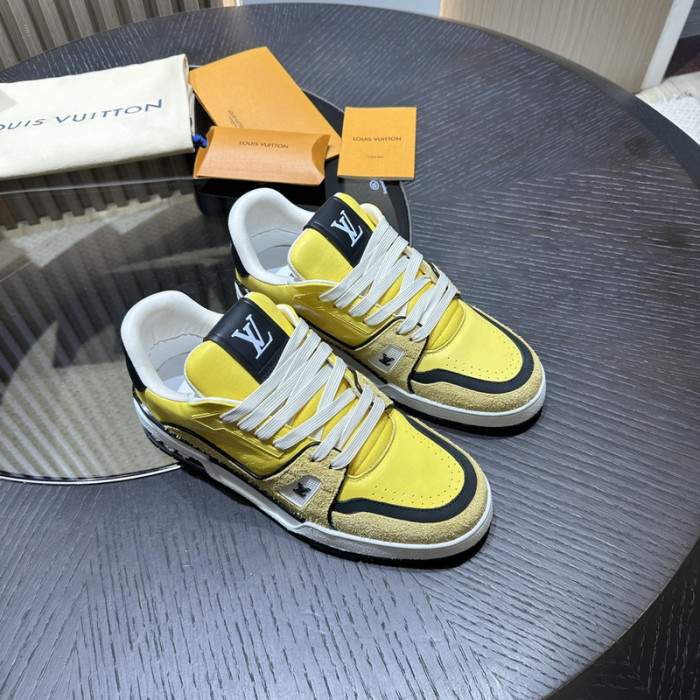 LV TRAINER SNEAKER LV-000581