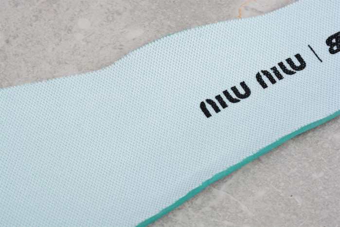 NEW BALANCE SNEAKER 010