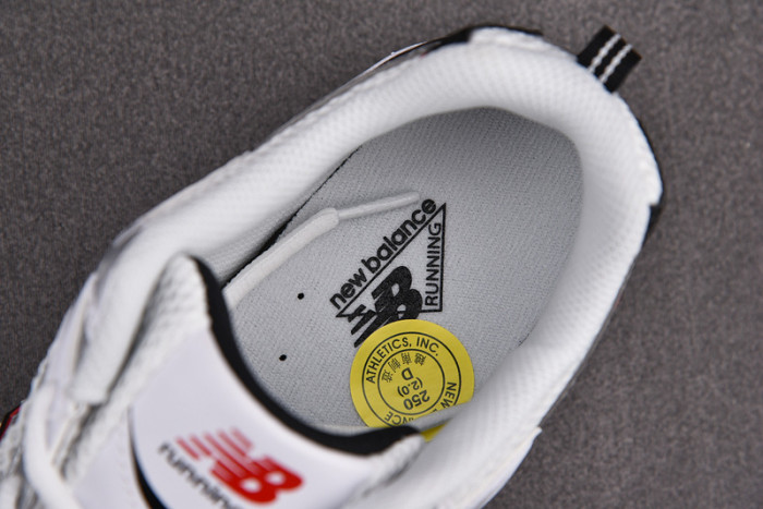 NEW BALANCE SNEAKER NB039