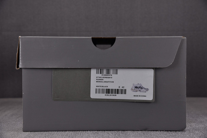 RUNNER SNEAKER RS056