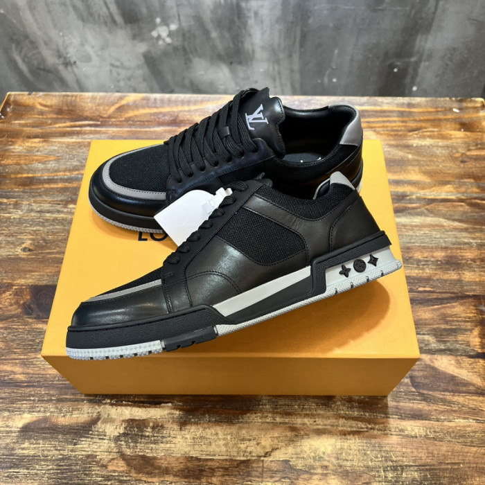 LV SNEAKER LV-000537