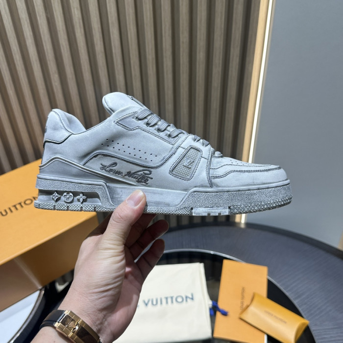 LV TRAINER SNEAKER LV-000601