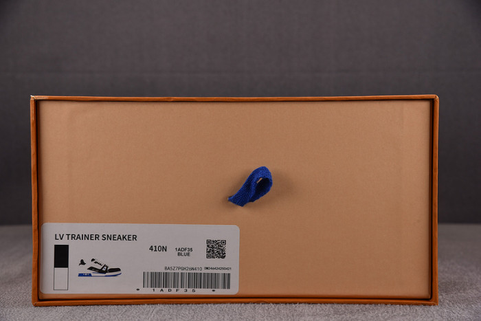 LV TRAINER SNEAKER LV-000562