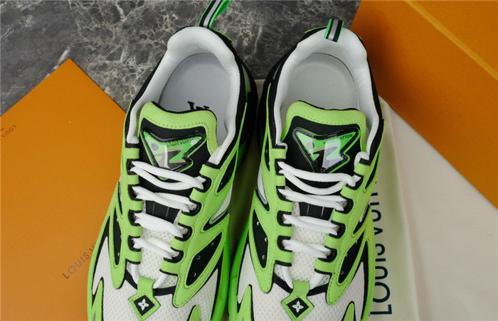 LV SNEAKER LV-000262