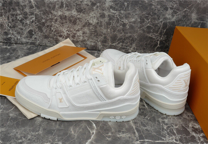 LV SNEAKER LV-000296