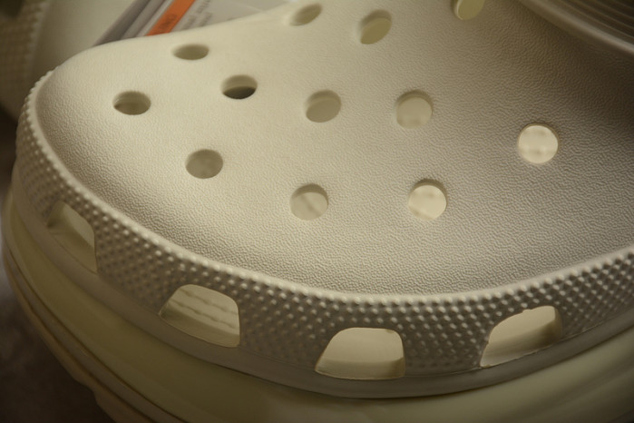 Cr*0*s x salehe bembury c00025