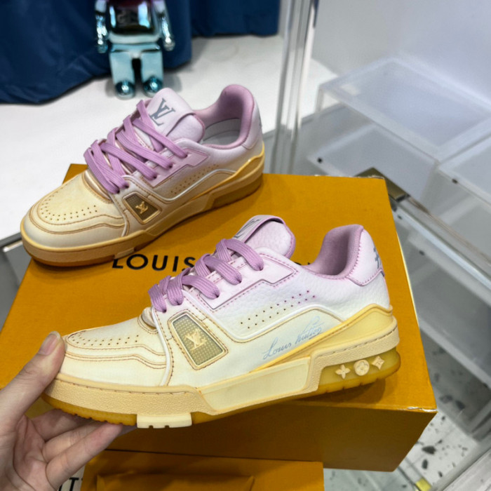 LV SNEAKER LV-000379