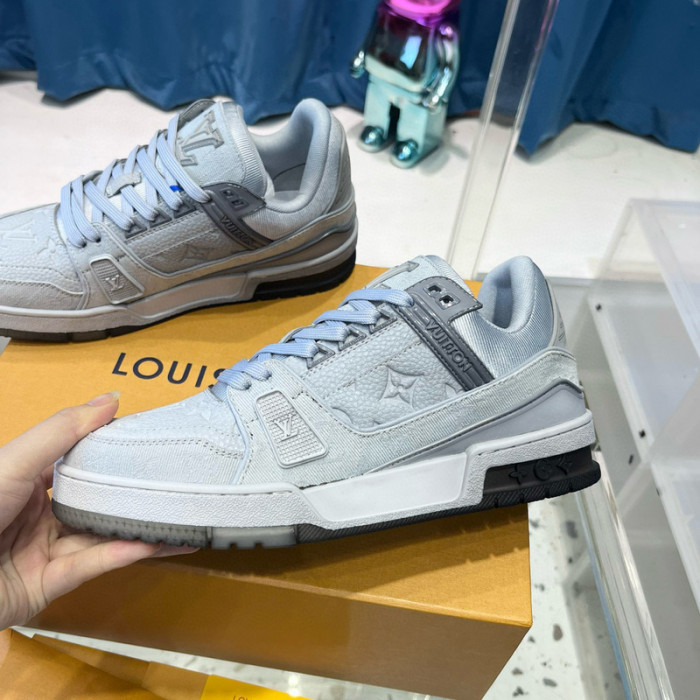 LV SNEAKER LV-000419