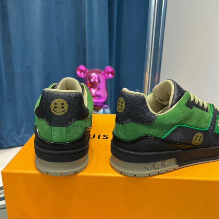 LV SNEAKER LV-000349