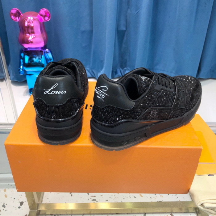 LV SNEAKER LV-000367