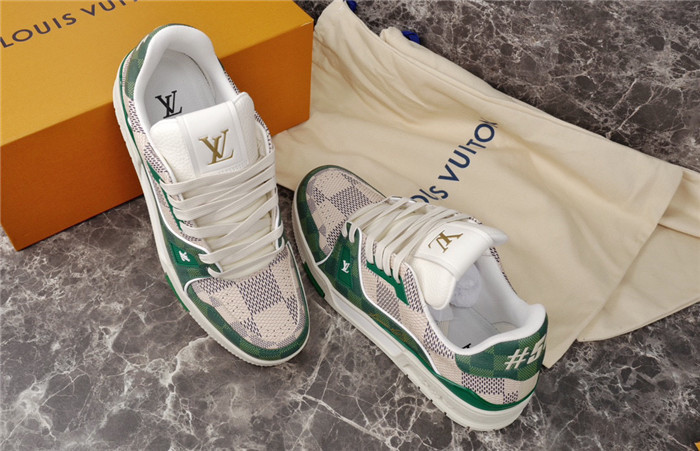 LV SNEAKER LV-000212