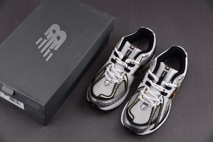 NEW BALANCE SNEAKER NB055