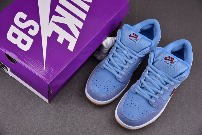 Nike SB Dunk Low Philadelphia Phillies DQ4040-400