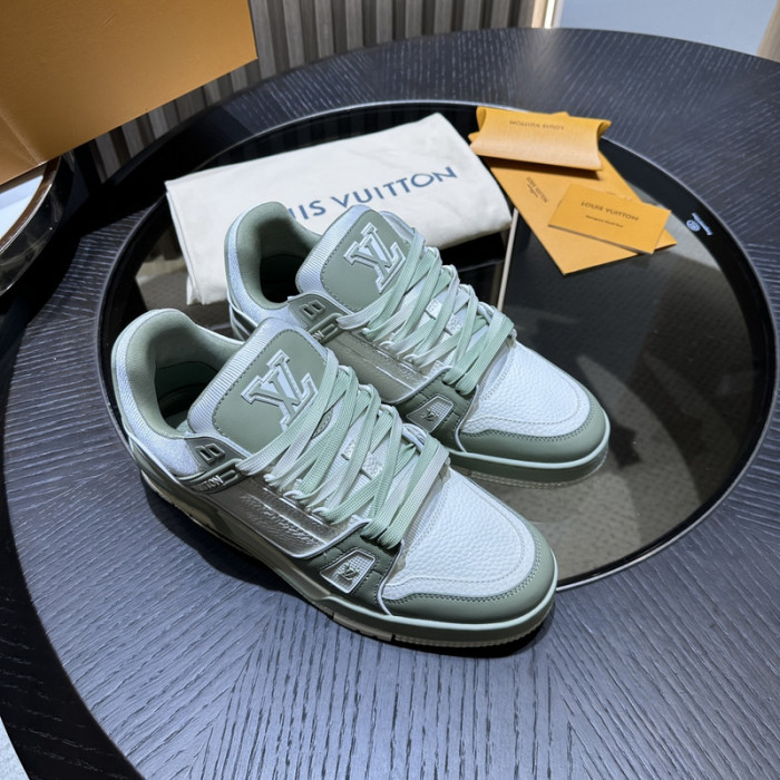 LV TRAINER SNEAKER LV-000570