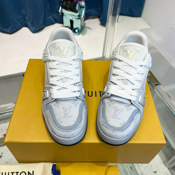 LV SNEAKER LV-000416