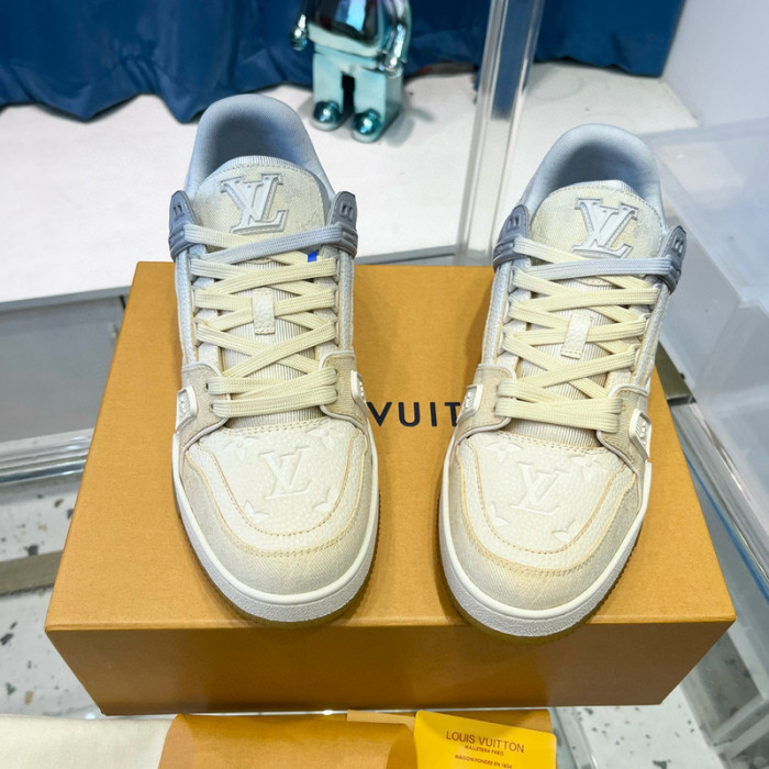 LV SNEAKER LV-000418