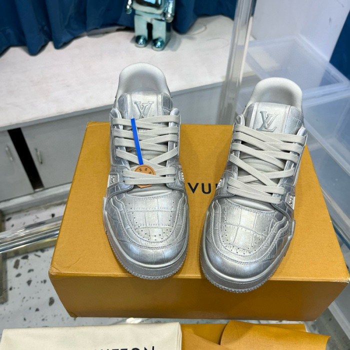 LV SNEAKER LV-000472