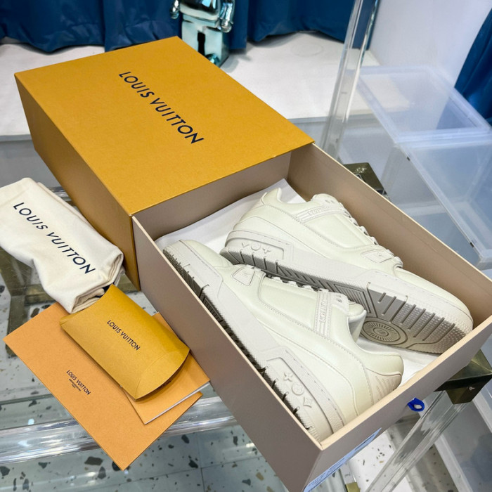 LV SNEAKER LV-000491