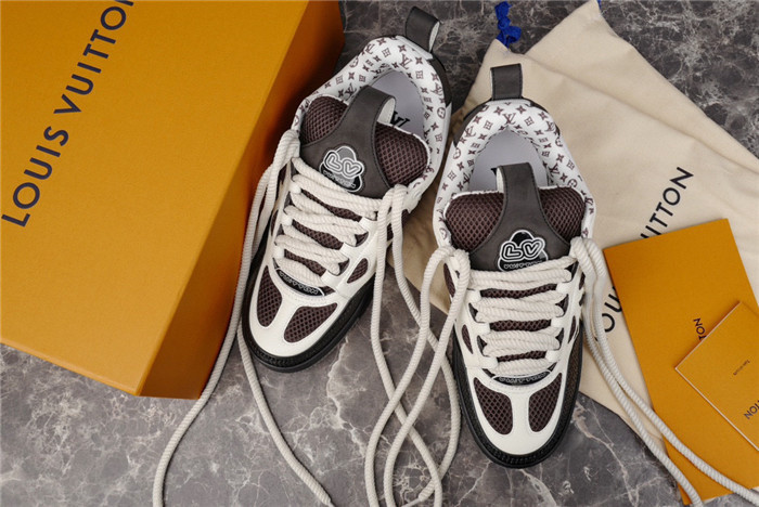 LV SNEAKER LV-000209