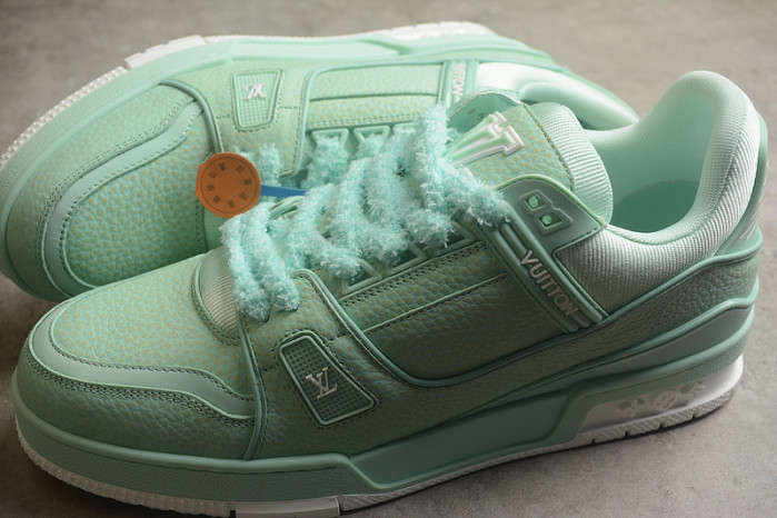 LV TRAINER SNEAKER LV-000557