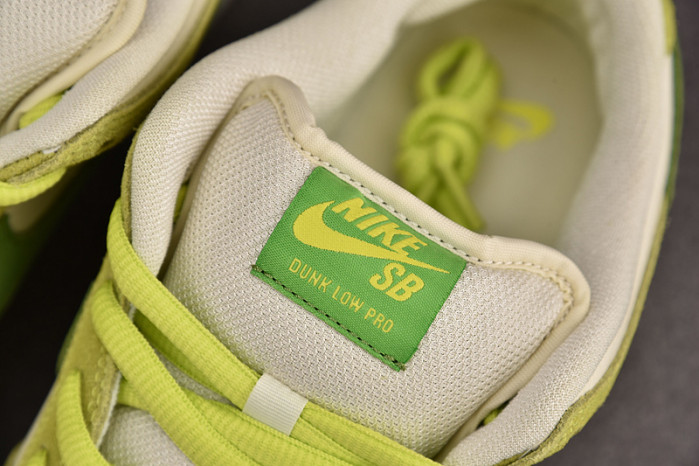 Nike SB Dunk Low Green Apple DM0807-300