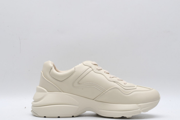 G*u*i* trainer sneaker101