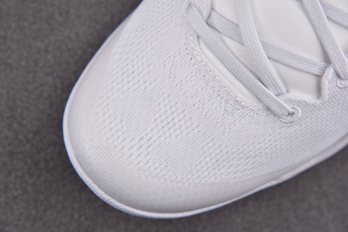 NIKE KOBE 8 PROTRO TRIPLE WHITE FJ9364-100