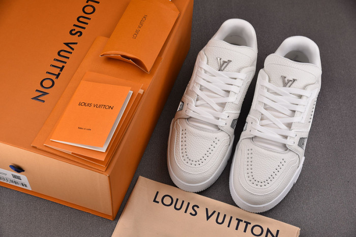 LV TRAINER SNEAKER LV-000569