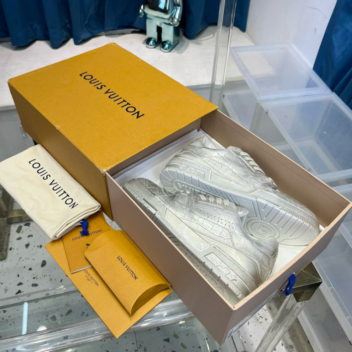 LV SNEAKER LV-000472