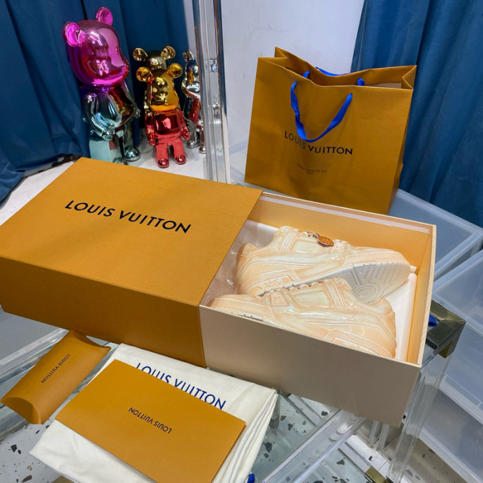 LV SNEAKER LV-000506