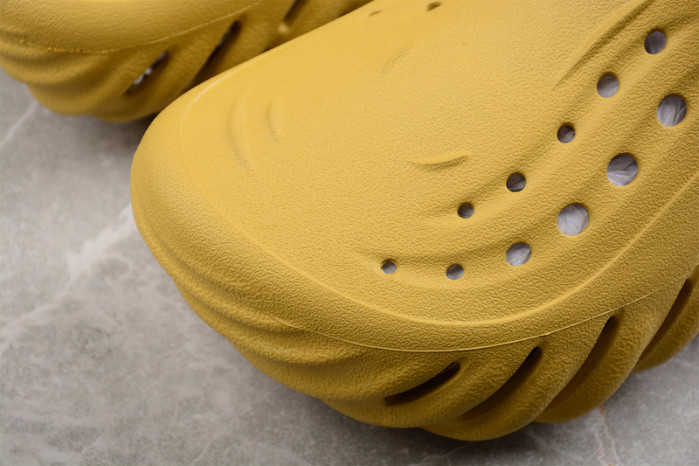 Cr*0*s x salehe bembury c00003