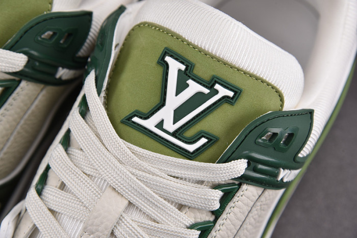 LV SNEAKER LV-000120