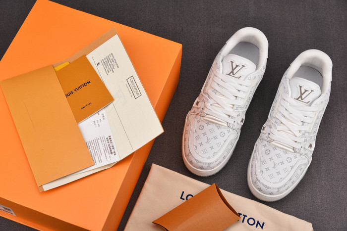 LV SNEAKER LV-000128