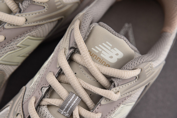 NEW BALANCE SNEAKER NB099