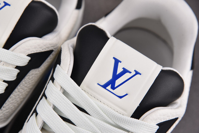 LV TRAINER SNEAKER LV-000562