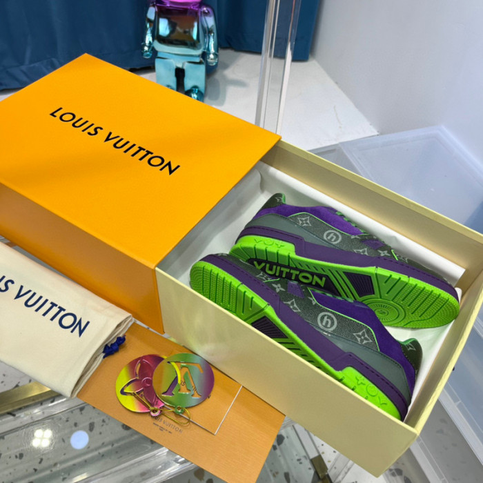 LV SNEAKER LV-000351