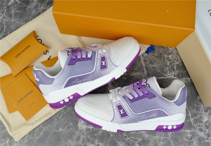 LV SNEAKER LV-000252