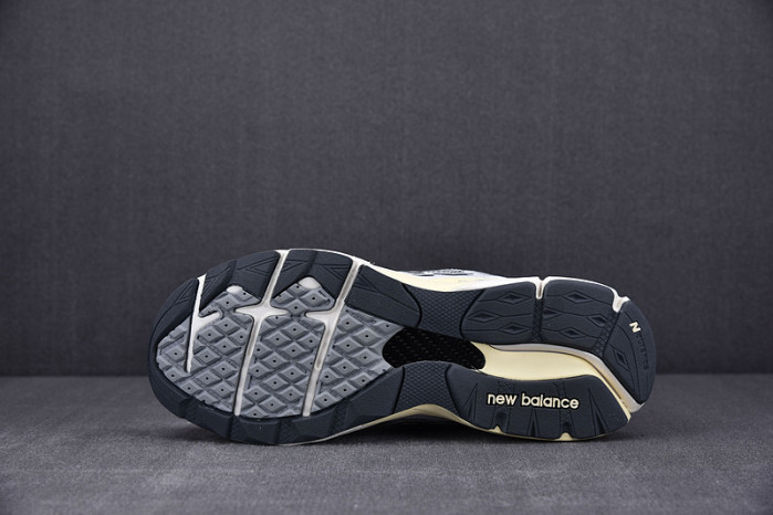 NEW BALANCE SNEAKER NB020