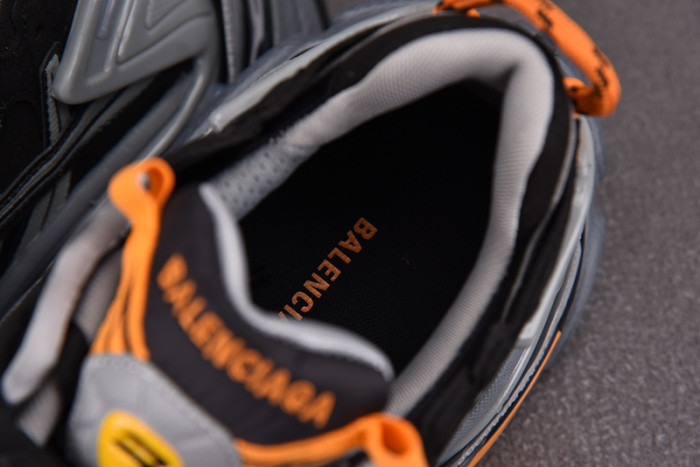 RUNNER SNEAKER RS057